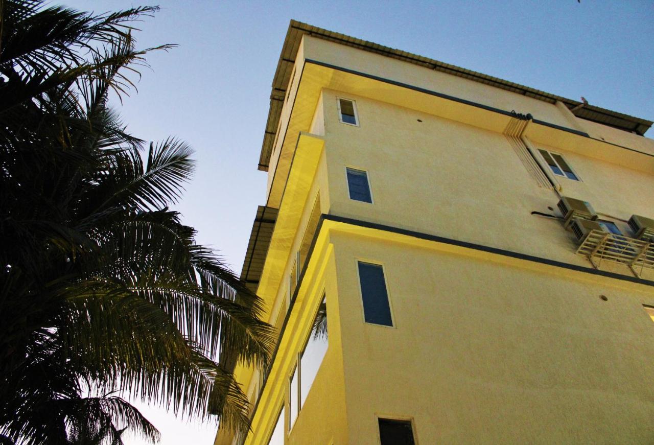 Wotel Calangute Goa Esterno foto