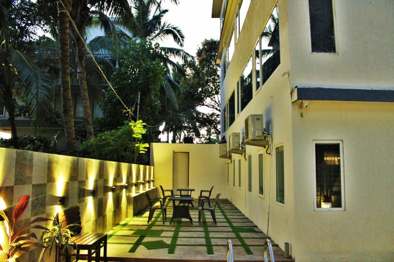Wotel Calangute Goa Esterno foto